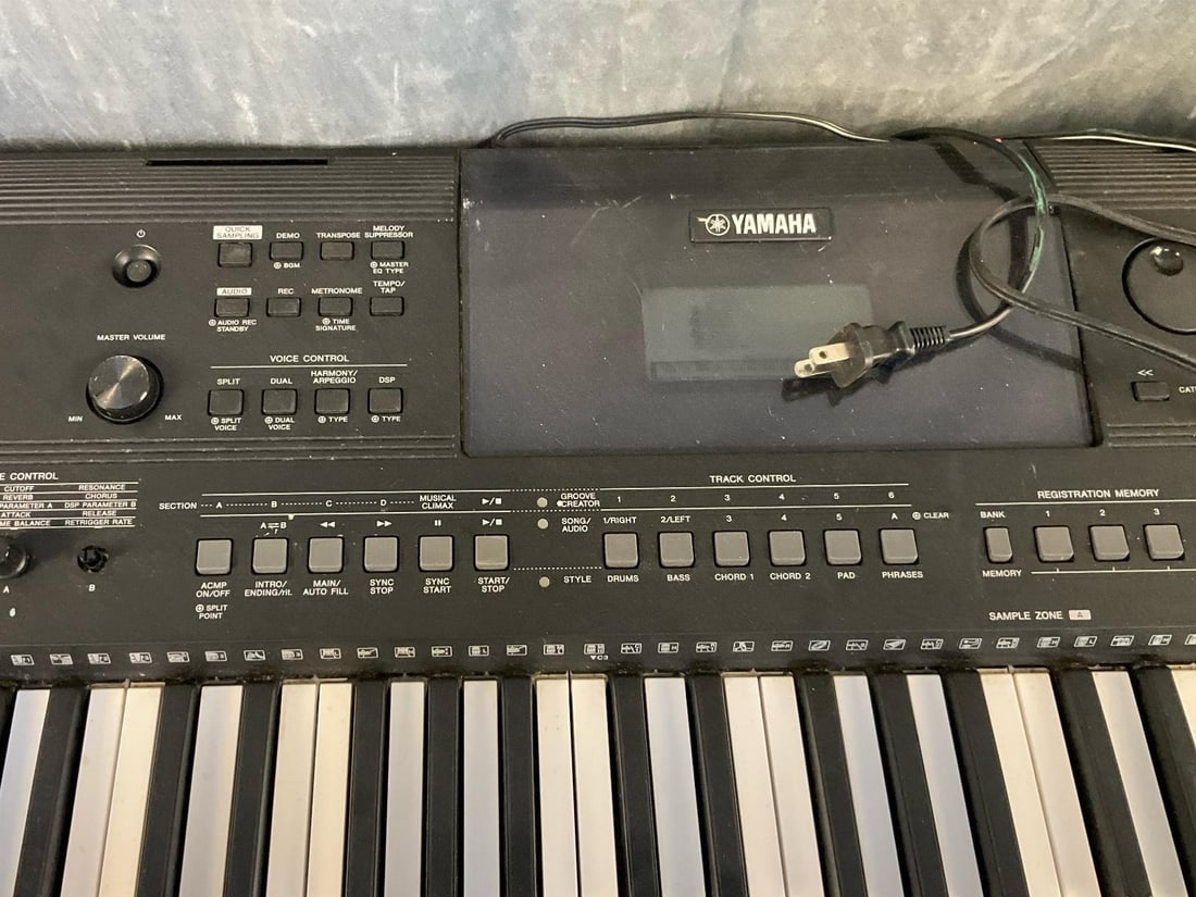 Yamaha Keyboard - 4
