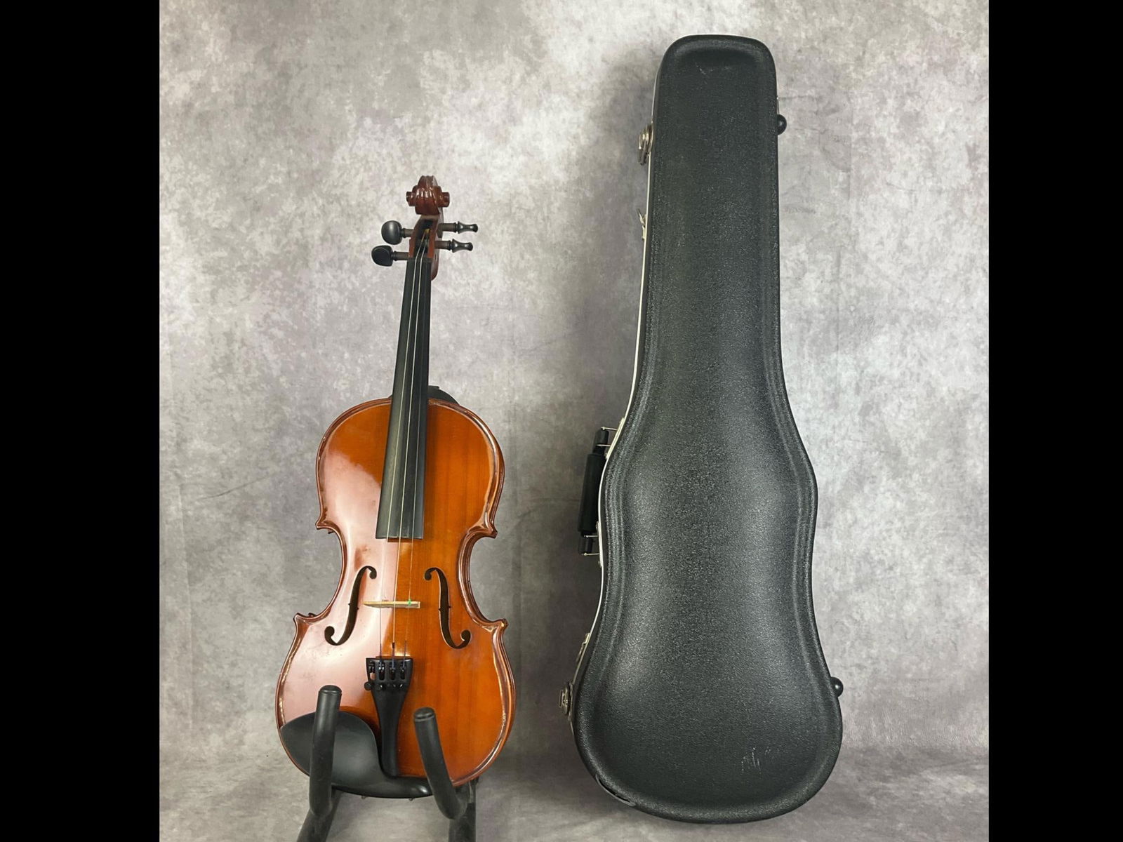 Hofner Alfred Stingl Violin: Alfred stingl by hofner 3/4 size violin. Model AS-060-3-V. Serial number G0301-3666. Bridge, neck, tuners, and fingerboard in good condition. Missing last string. Good used condition, few chips in fin