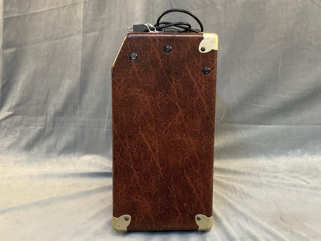 Behringer Amplifier - 6