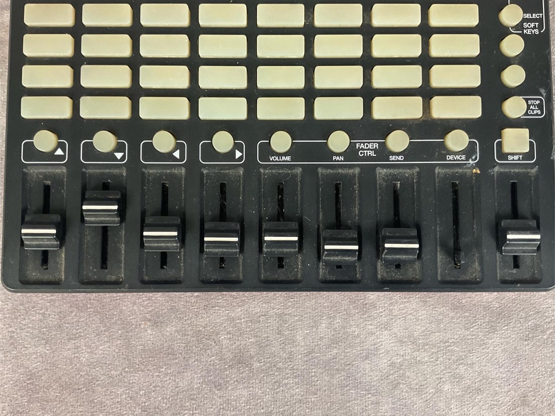 Akai Pro APC Mini - 3