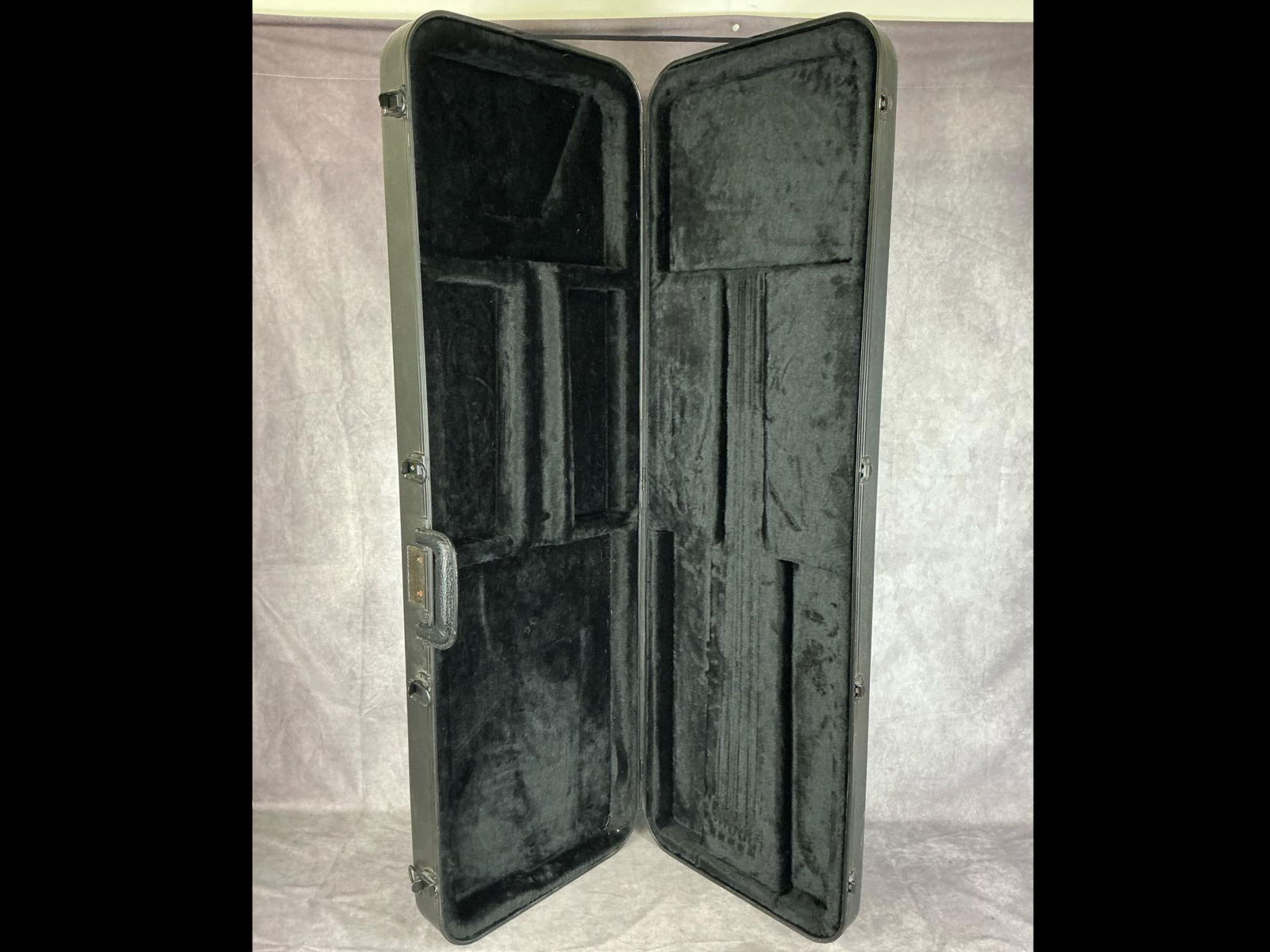 Gator Hardshell Guitar Case - 3