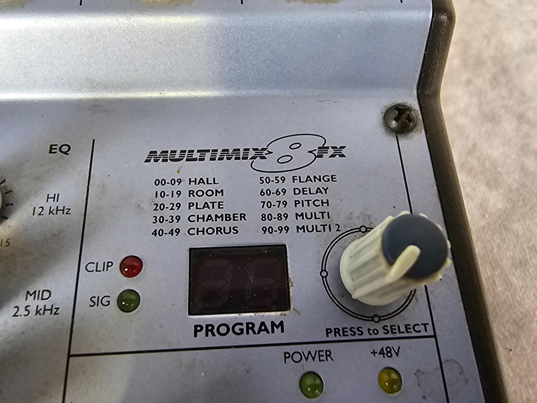 Alesis Multimix 8FX - 3