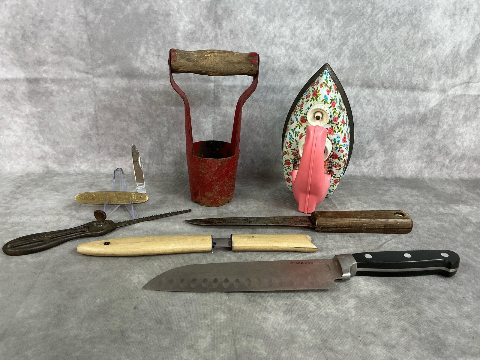 Knives, Bulb Planter & Toy Iron (1 of 14)