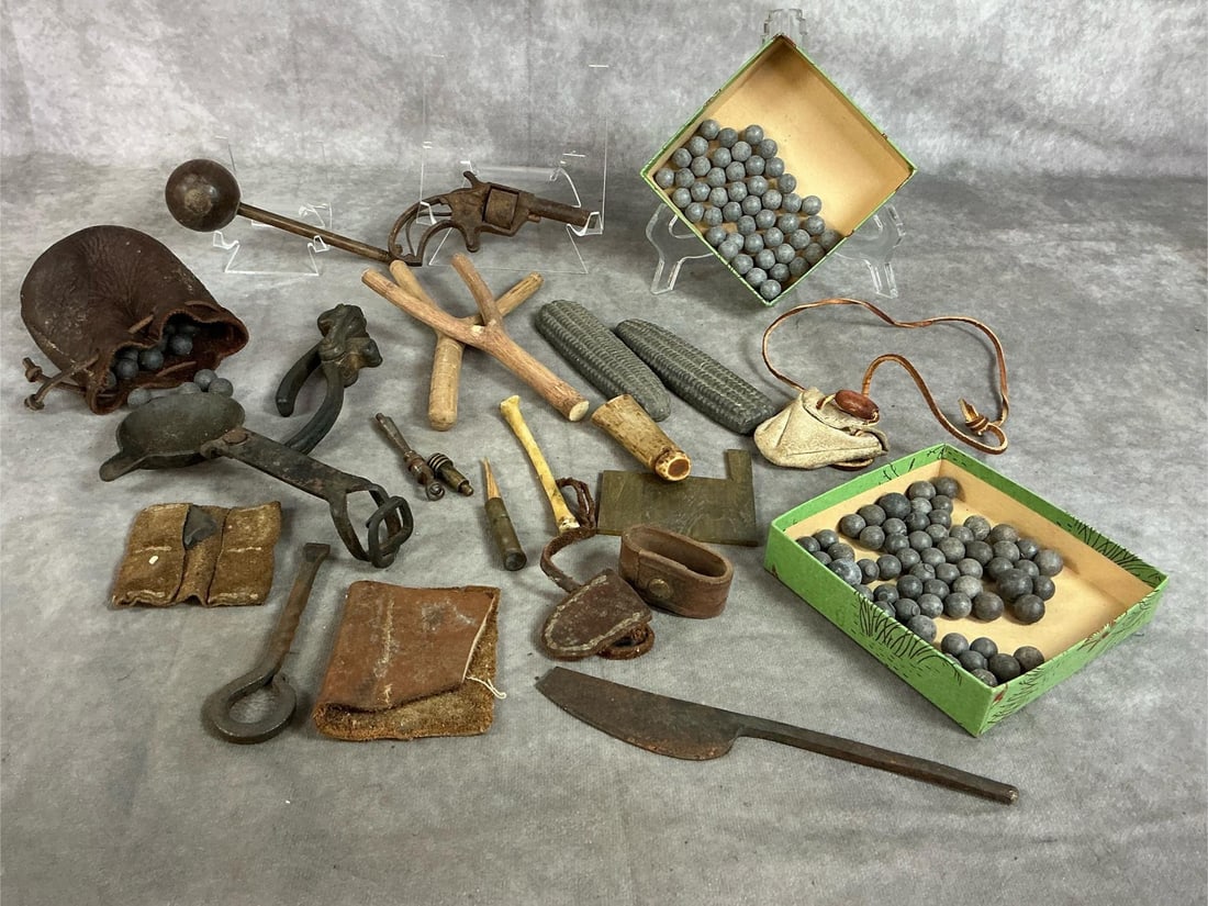 Lead Musket Balls, Tools, Pouches & More (1 of 13)