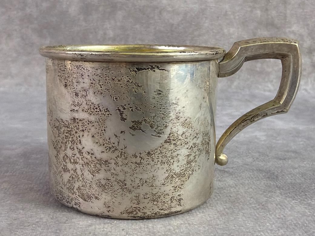 Sterling Silver Children's Cup: Sterling silver children's cup. In good condition, stamped sterling web 509, with oxidation present. Total weight 1.46 ozt.