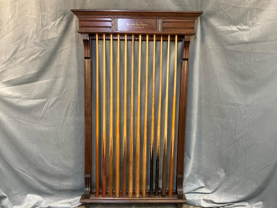 Brunswick Billiards Cue Stand (1 of 15)