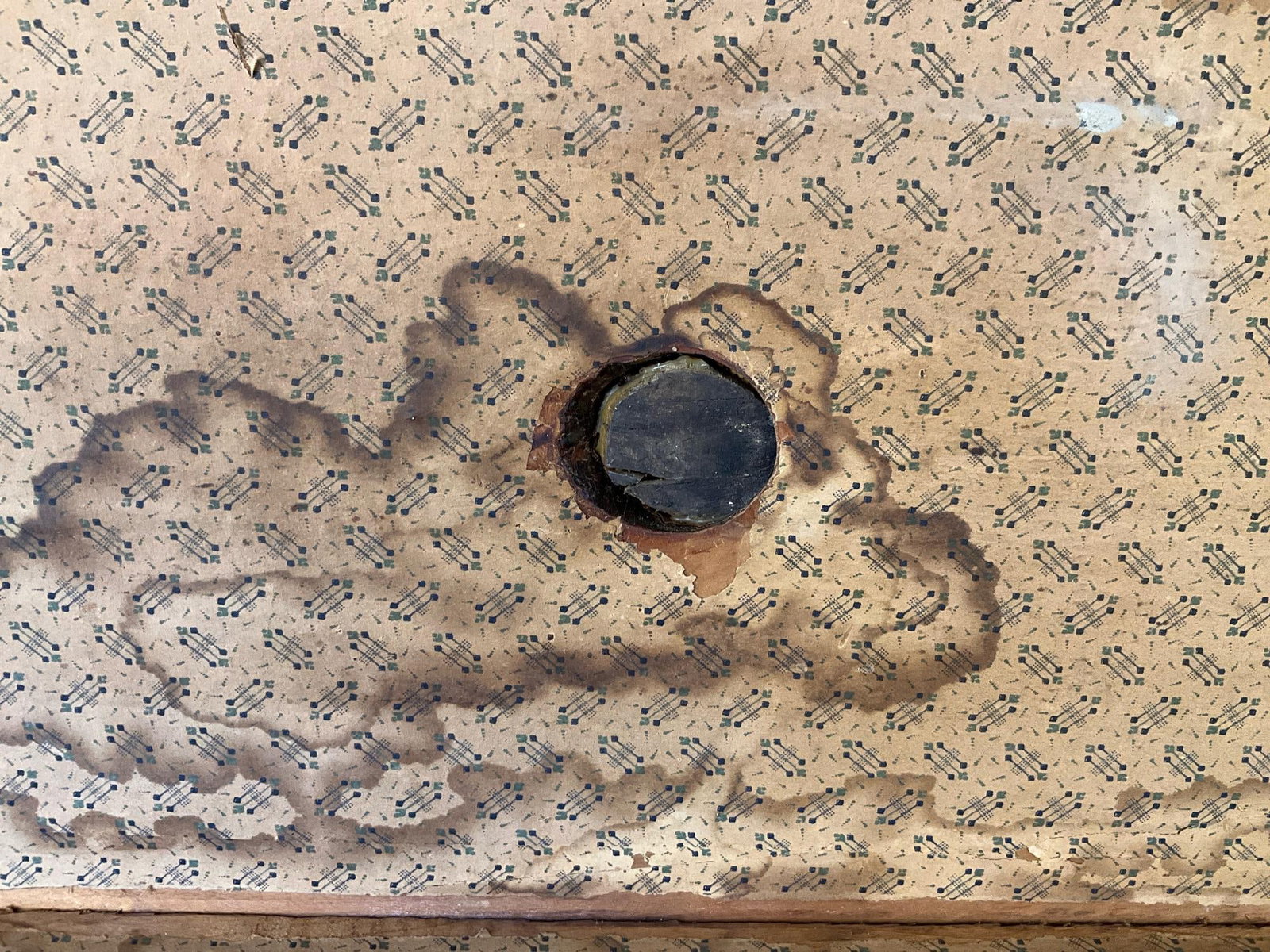 Traveler's Trunk - 9