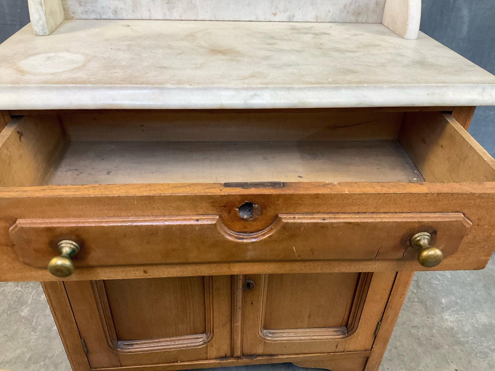 Victorian Washstand - 2