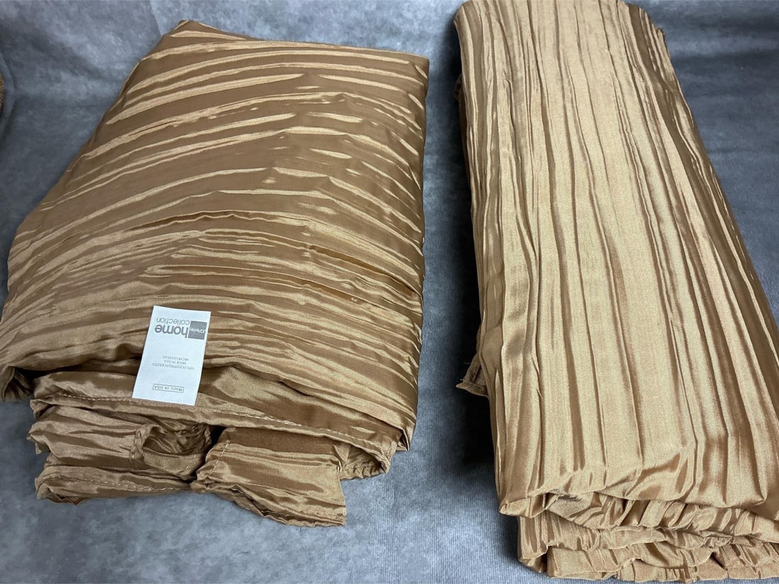 Tablecloths, Tapestry, & Drapes - 2