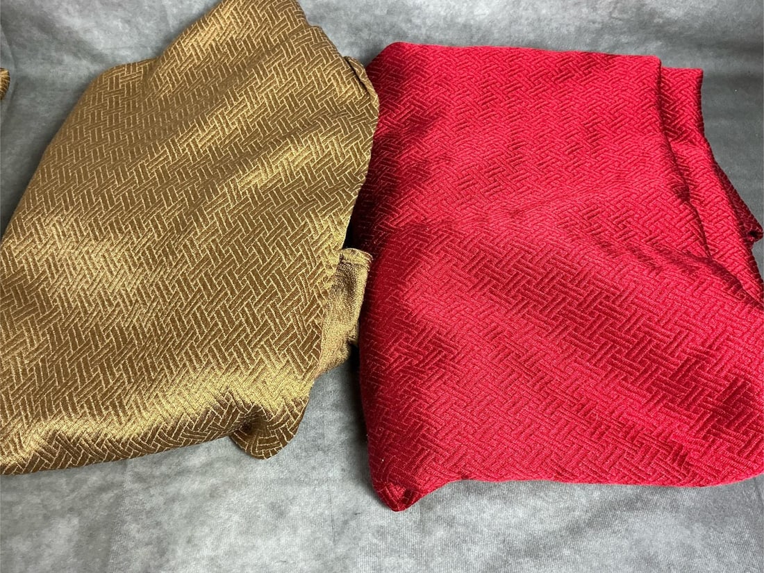 Tablecloths, Tapestry, & Drapes - 4