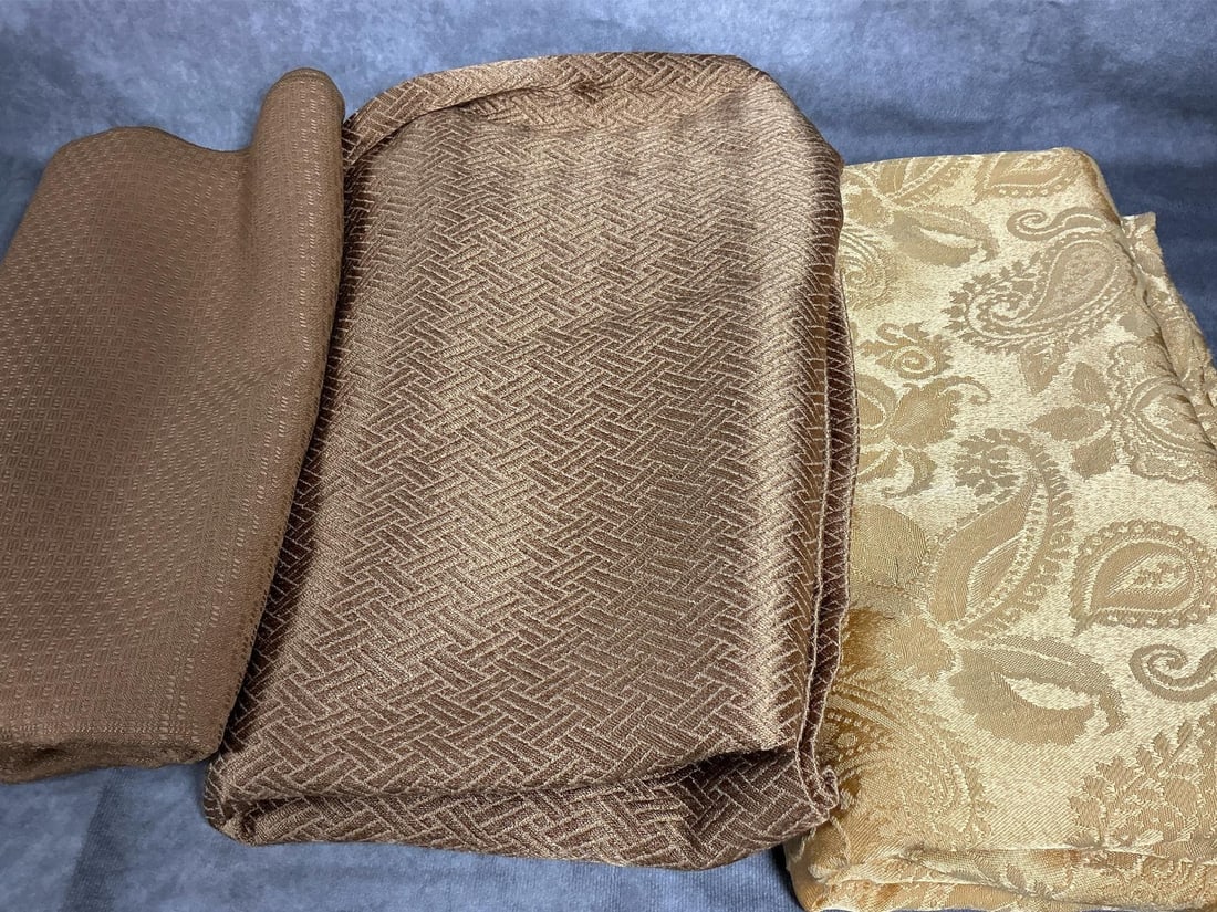 Tablecloths, Tapestry, & Drapes - 5