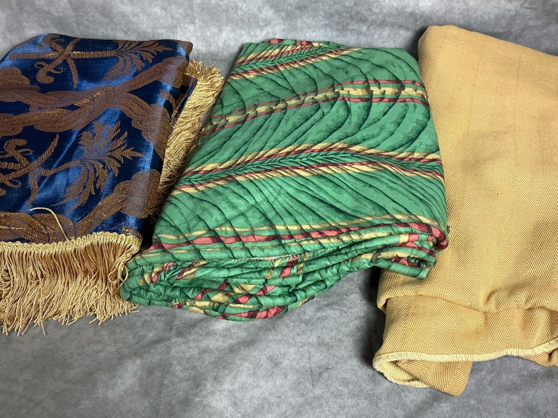 Tablecloths, Tapestry, & Drapes - 6