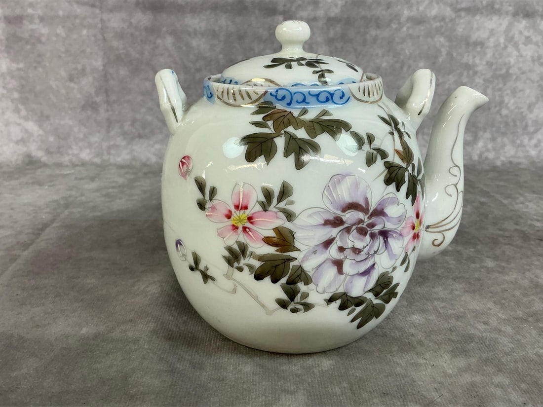 Vintage Teapots - 10