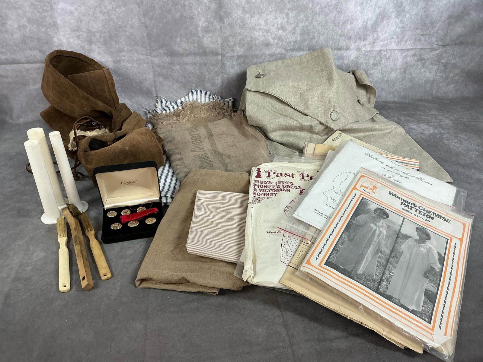 Reenactor's Clothing Patterns, Buttons, and More (1 of 9)