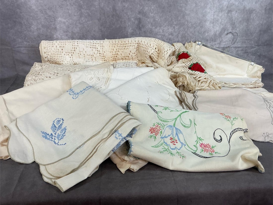 Crocheted & Linen Tableclothes, Runners, and Napkins (1 of 6)
