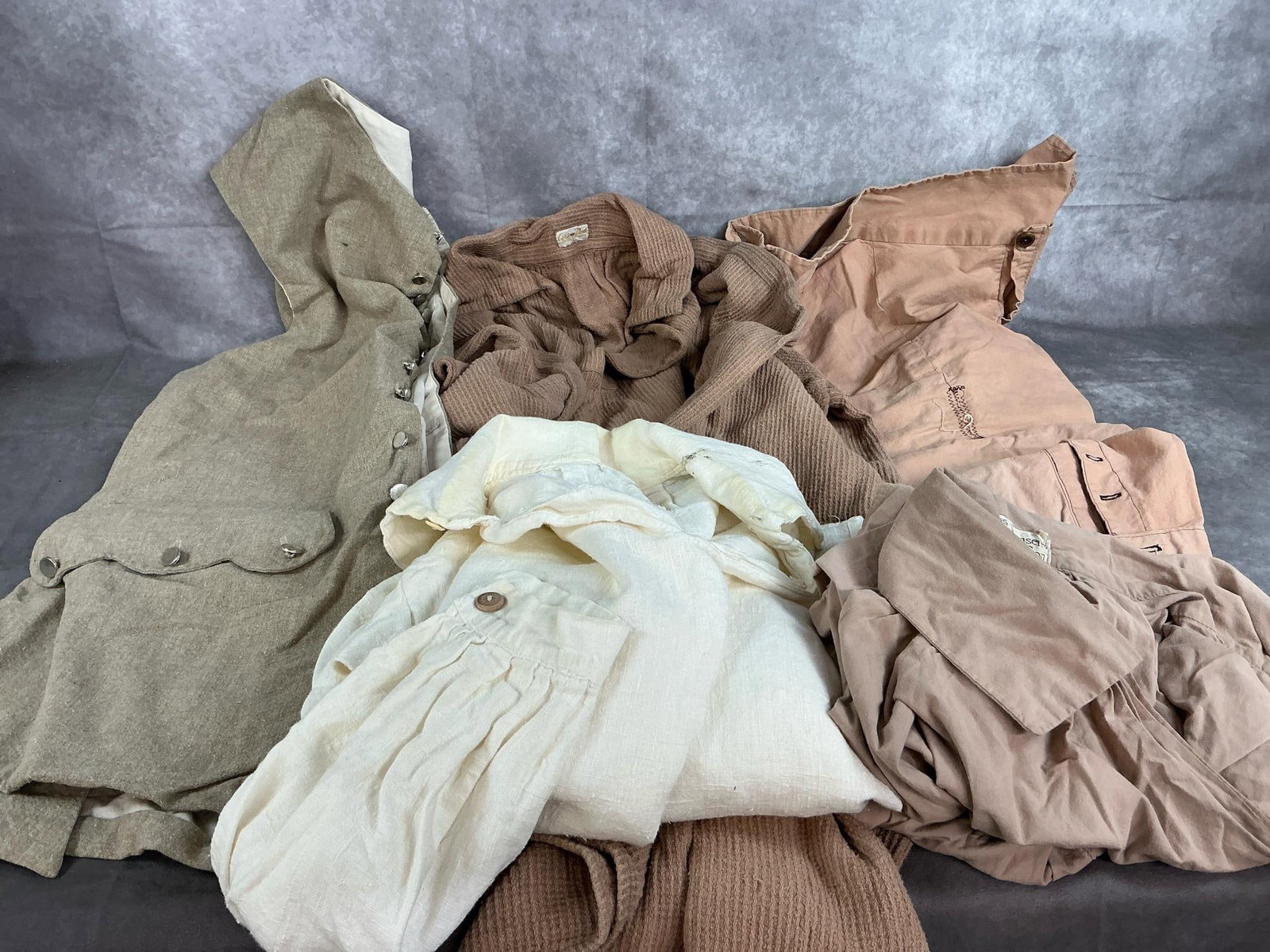 Reenactor Men's Clothing (1 of 8)