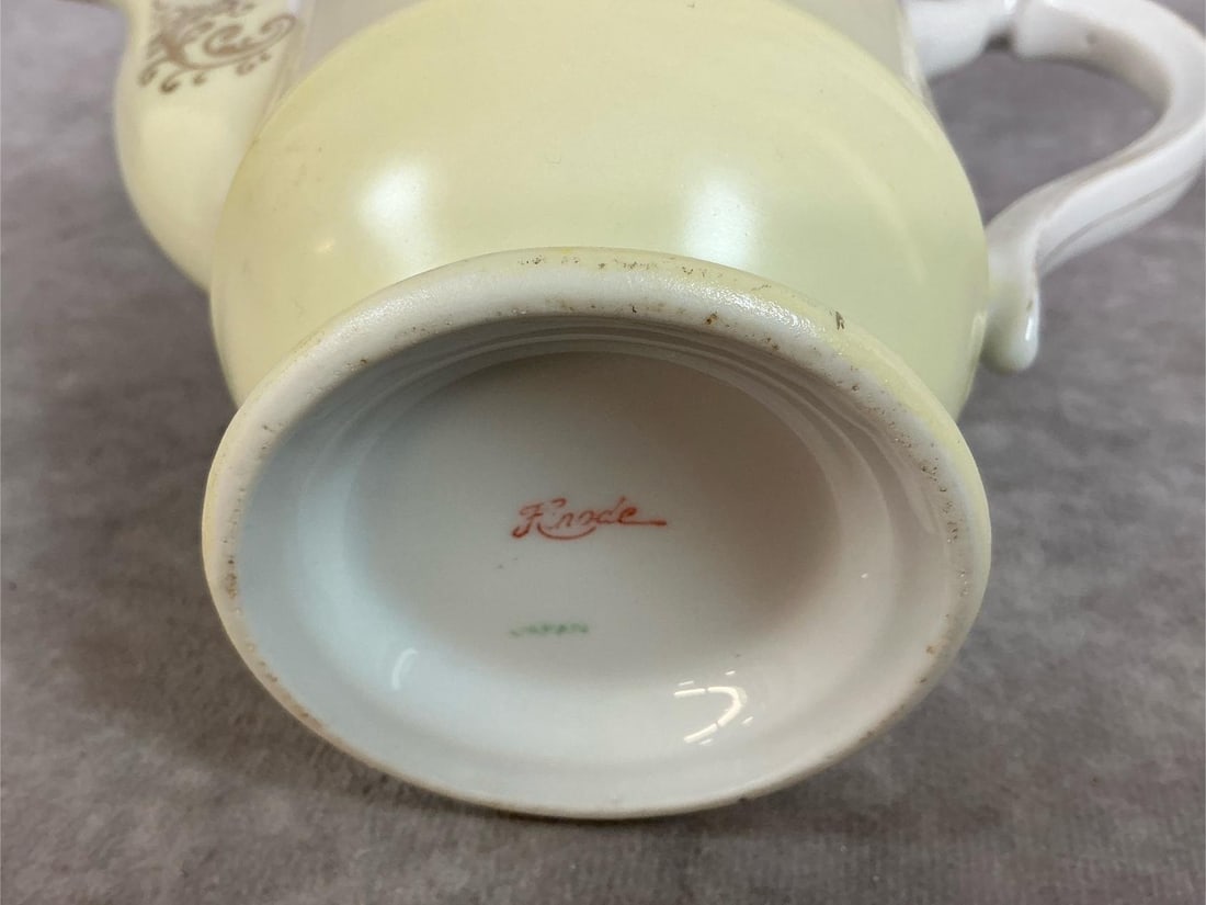 Vintage Teapots & Sets - 9