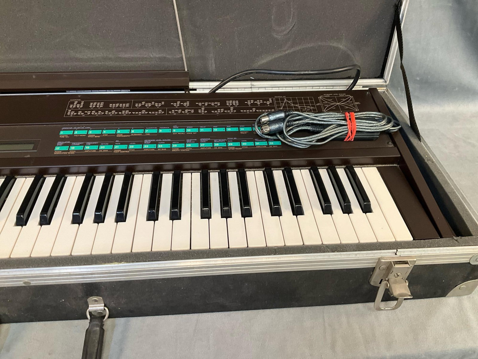 Yamaha Keyboard - 3