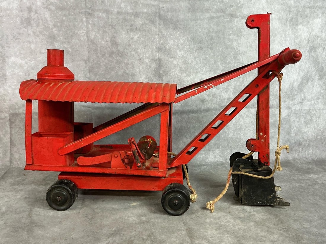 Keystone Steam Shovel Toy (1 of 5)