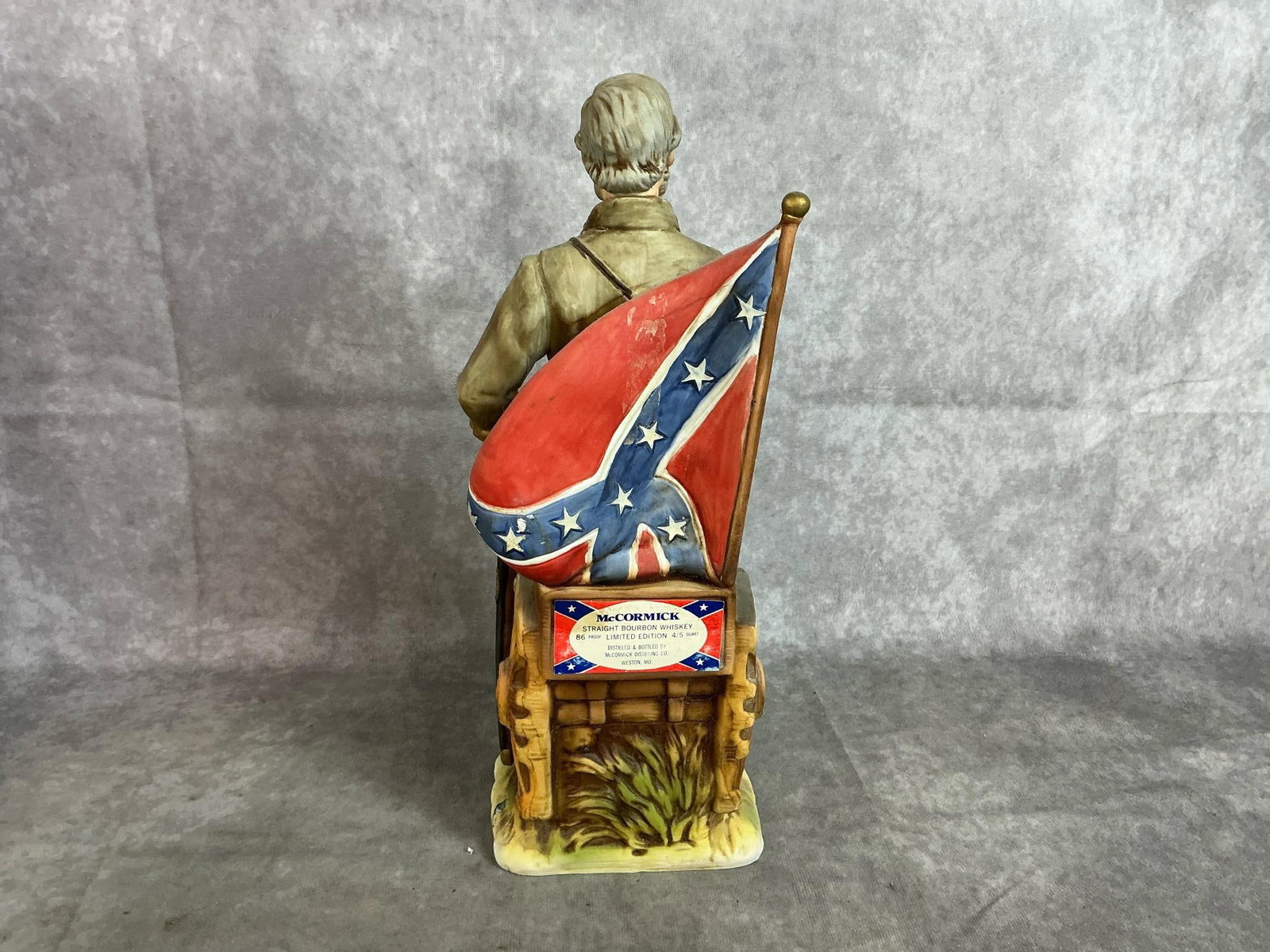 Robert E Lee Collectible Decanter - 3