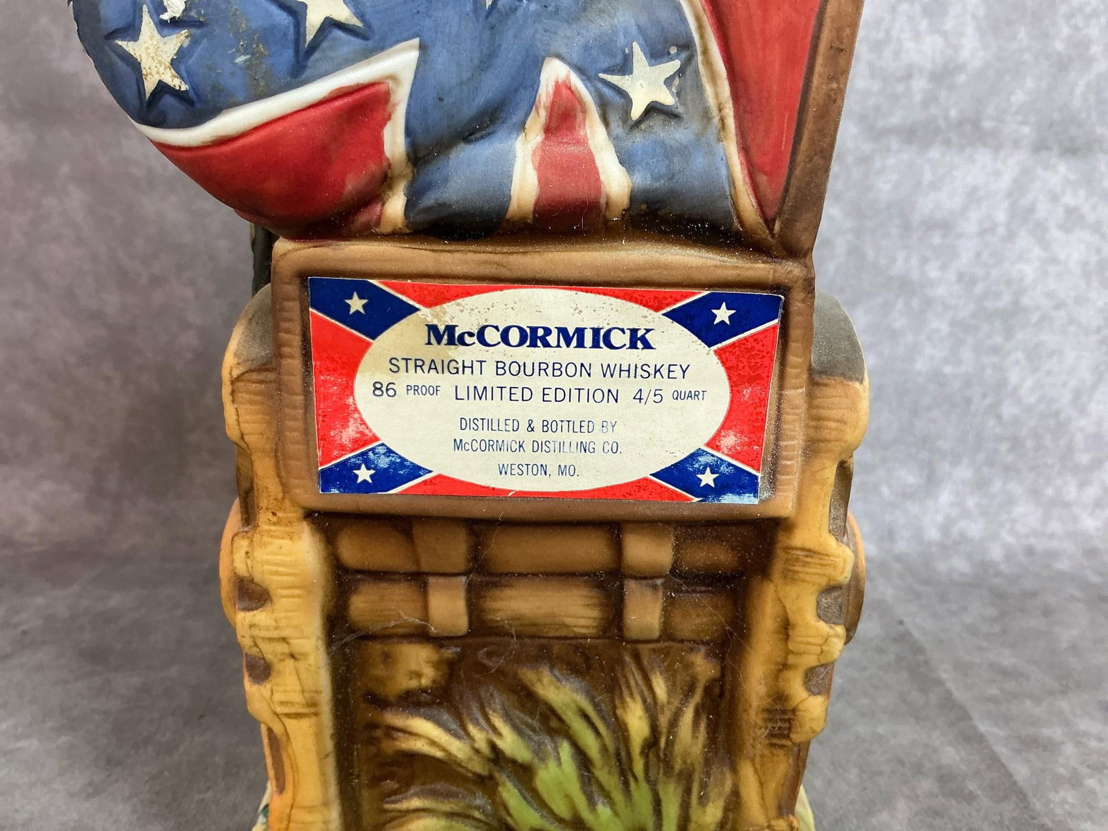 Robert E Lee Collectible Decanter - 4