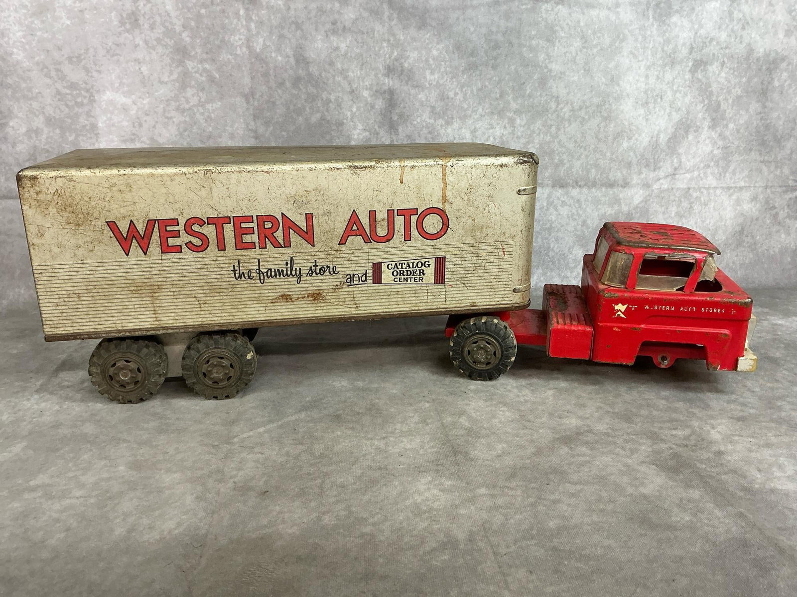 Western Auto Toy Semi & Trailer (1 of 6)