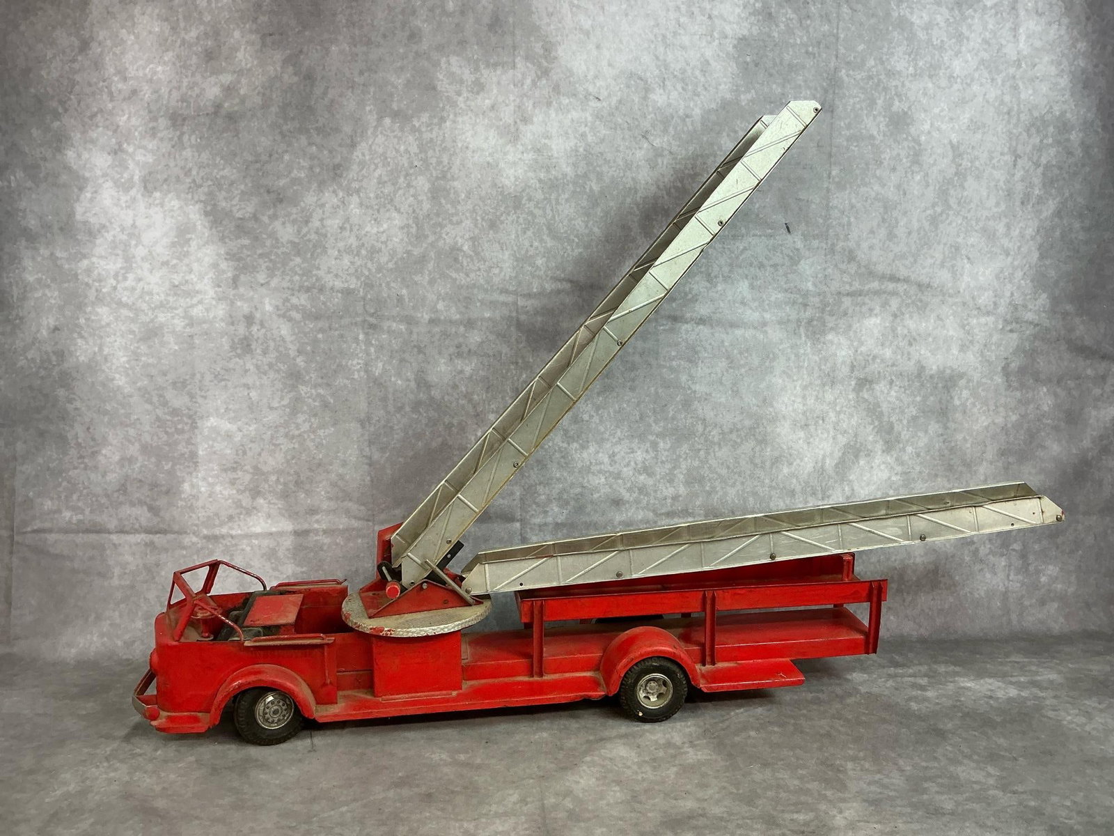 Ladder Fire Truck (1 of 4)