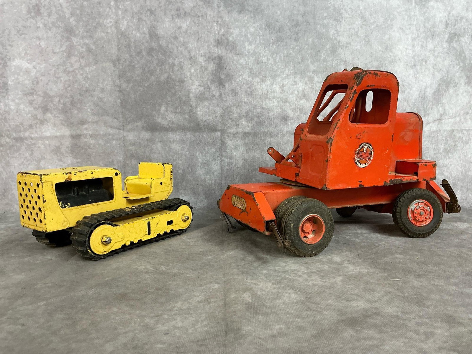 Doepke Model Crane & Tonka Bulldozer (1 of 7)