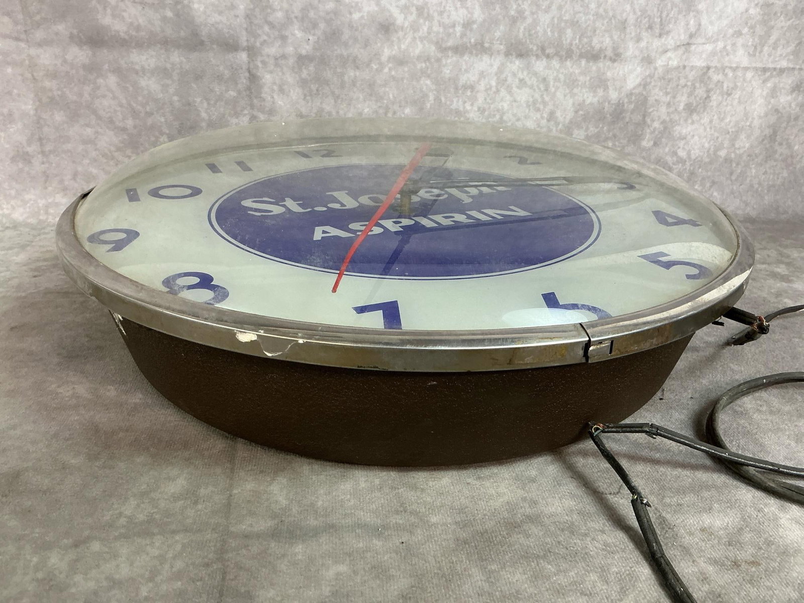 St Joseph Aspirin Clock - 3