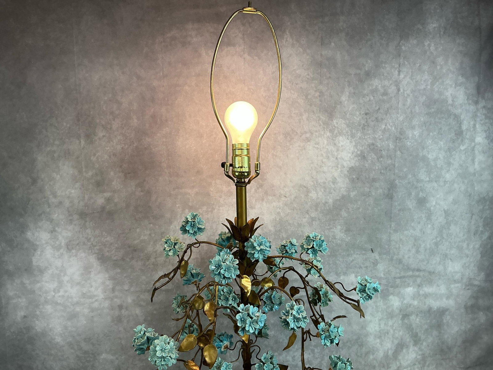 Hydrangea Table Lamp - 2