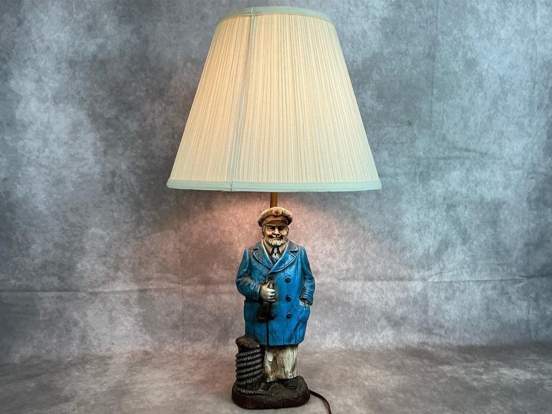 Nautical Table Lamp: 1940's Home Craft by Syroco Sea Captain lamp. Faux wood resin heavy table lamp. Some rust present, otherwise in good condition. Measures 5.5 inches across at base x 24.5 inches tall including shade.