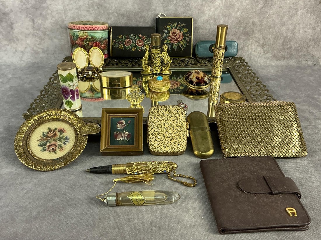 Vanity Finds (1 of 14)