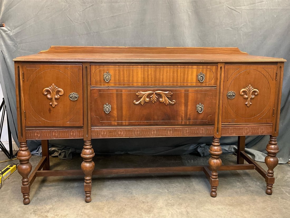 Sideboard (1 of 12)