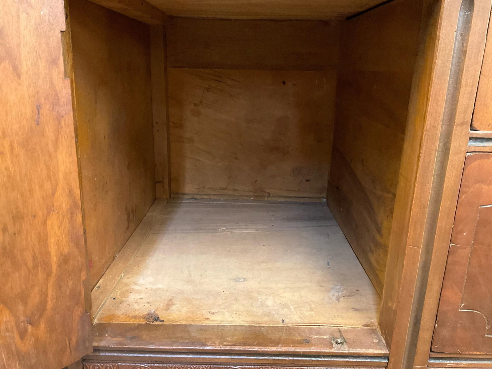 Sideboard - 2