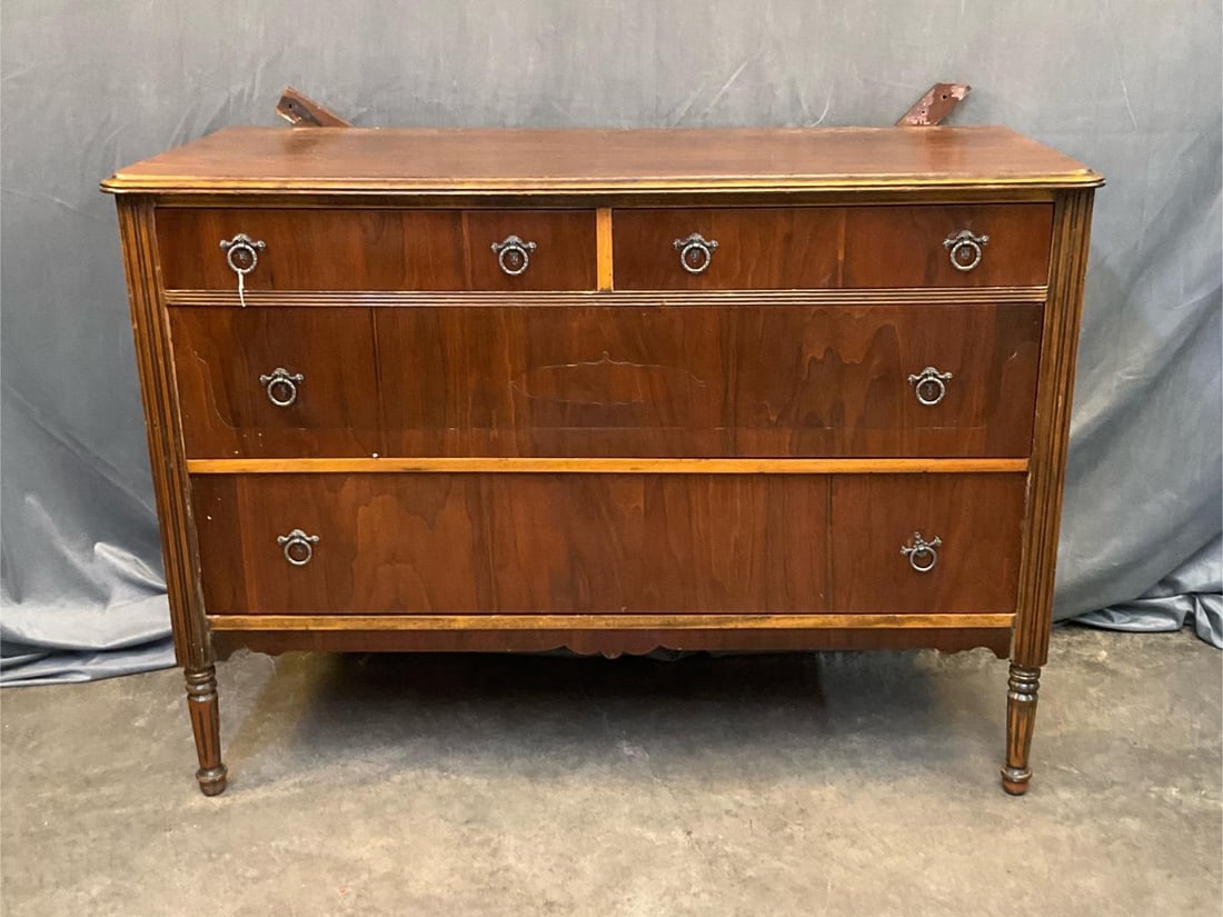 Chest of drawers/Dresser (1 of 7)