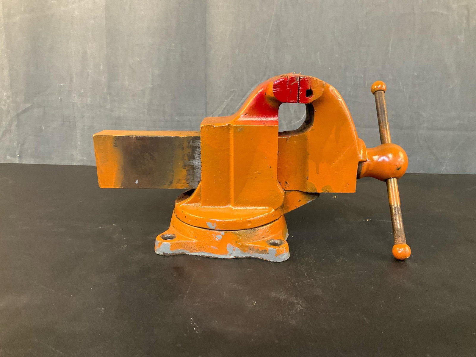Bench Vise (1 of 5)