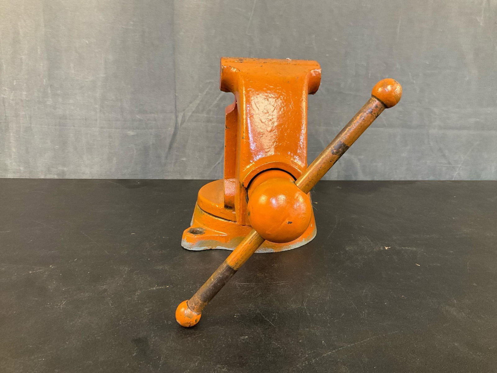 Bench Vise - 4
