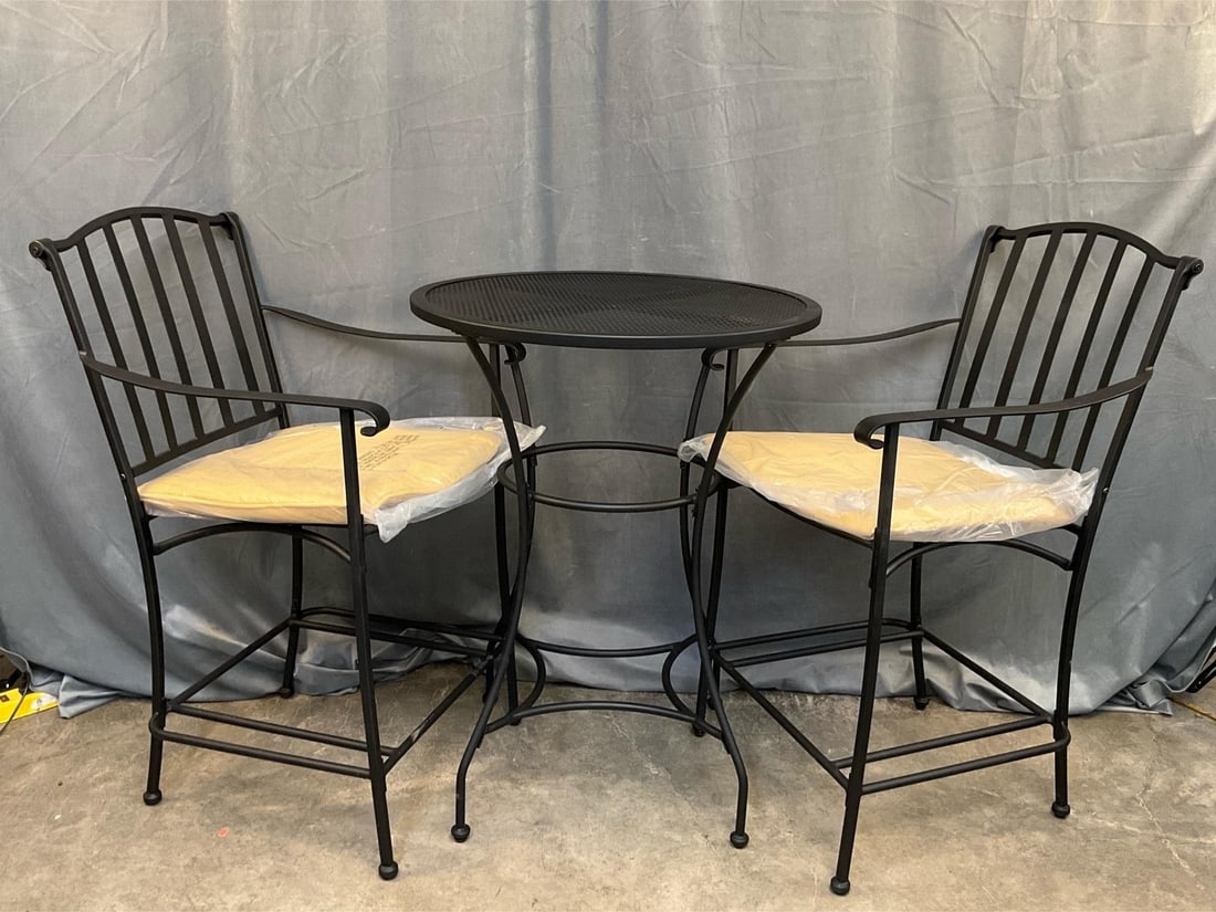 Outdoor Table/Chairs (1 of 8)