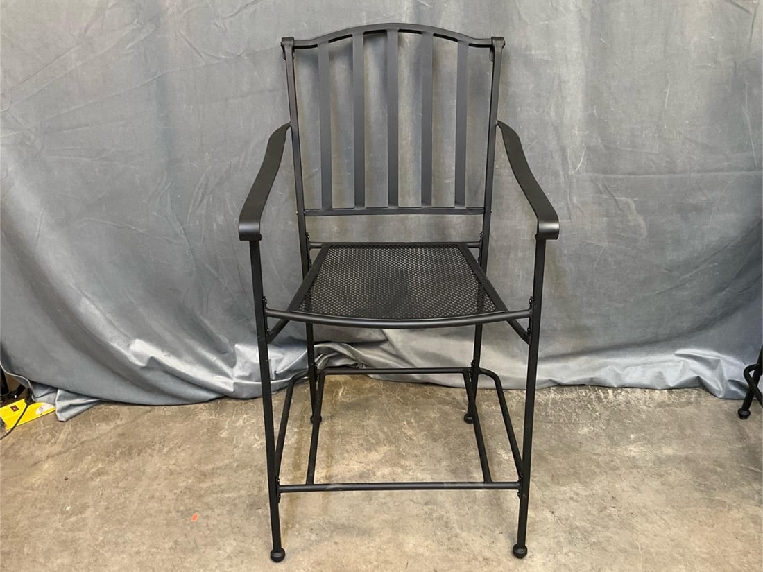 Outdoor Table/Chairs - 3