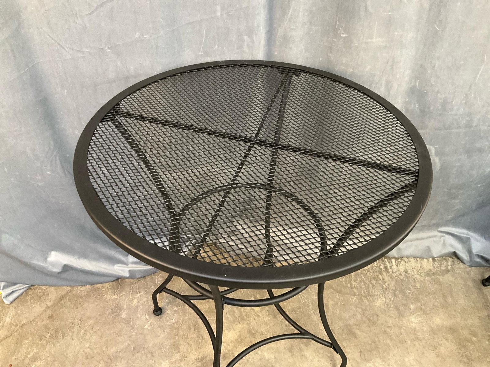 Outdoor Table/Chairs - 7