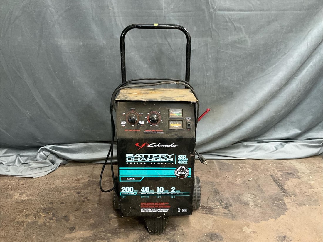 Battery Charger (1 of 7)