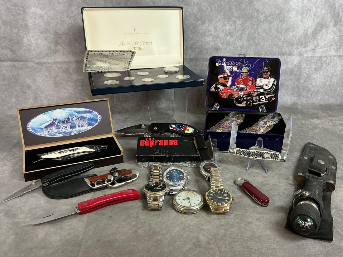 Collectible Knives, Coins, & Watches (1 of 8)