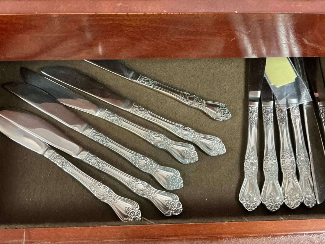 Stainless Silverware in Case - 4