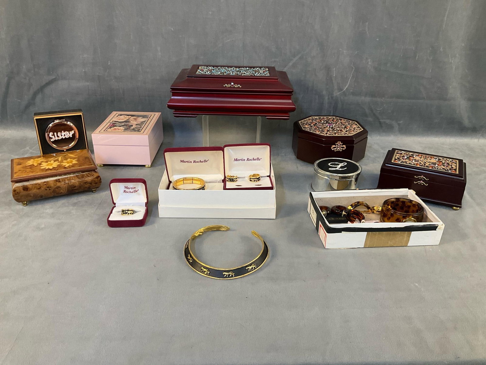 Music and Jewelry Boxes (1 of 11)