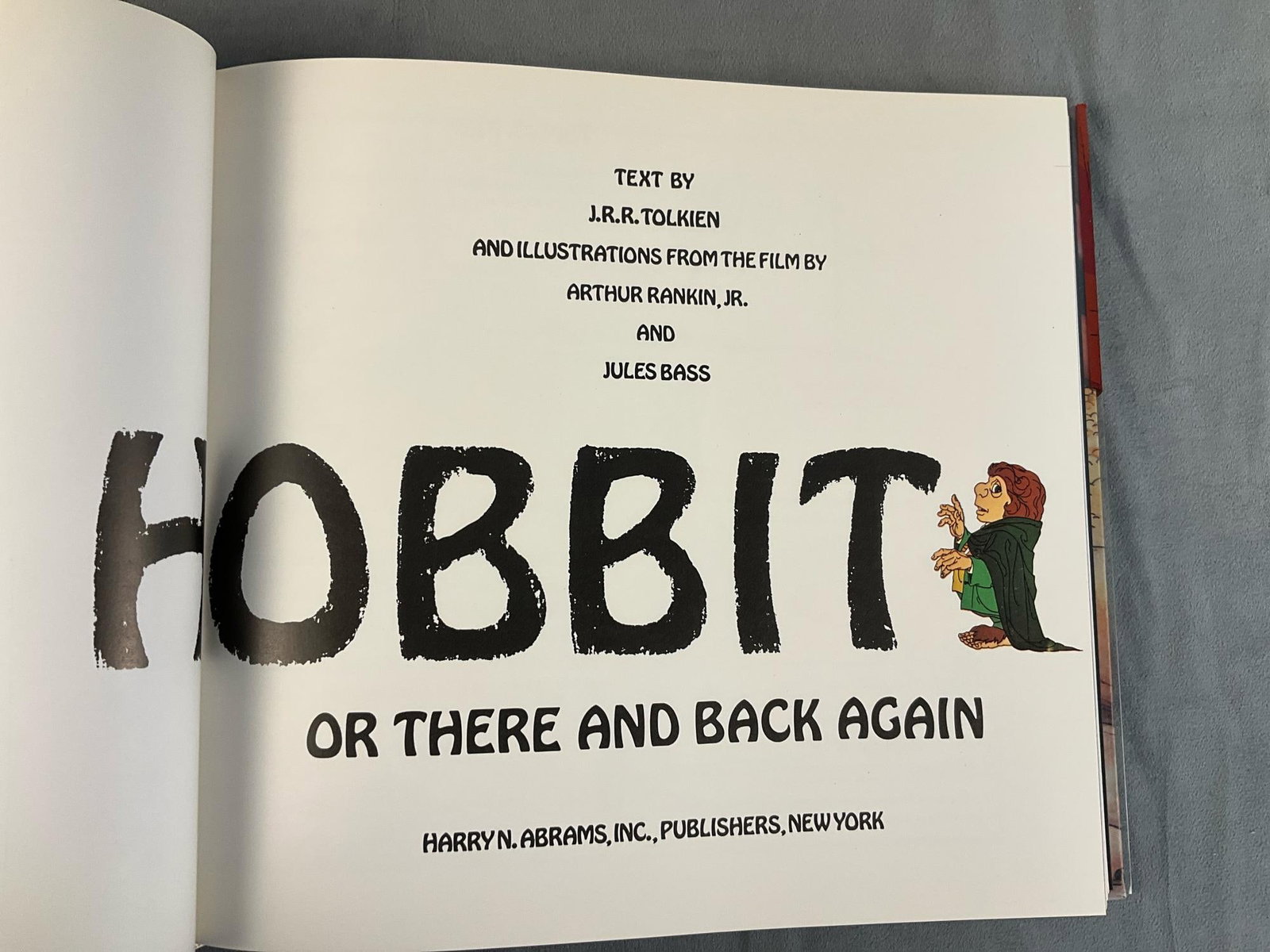 The Hobbit Illustrated/Tolkien - 2