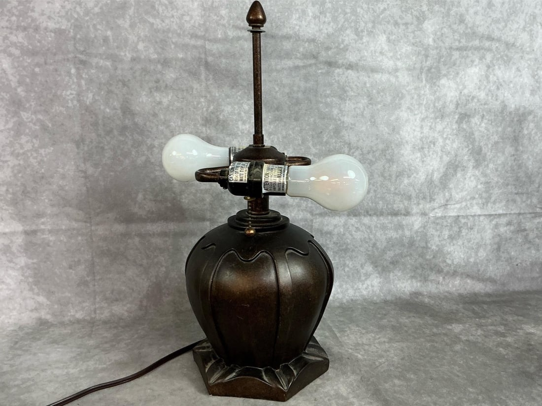 Tiffany Style Table Lamp - 3