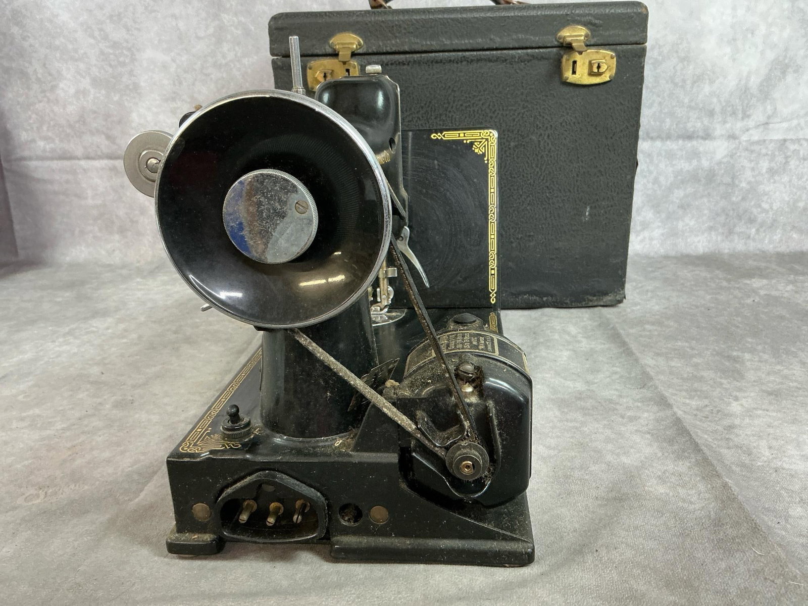 Singer Featherweight Sewing Machine - 3