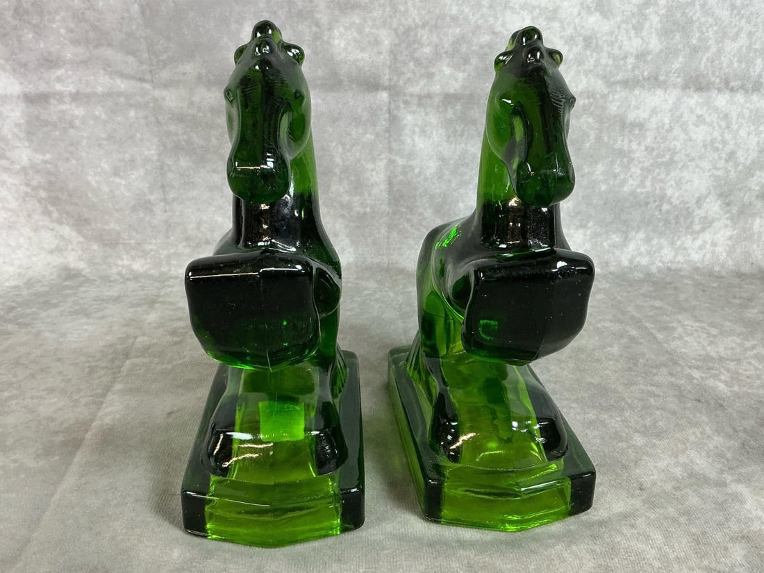 L E Smith Green Glass Horses - 2