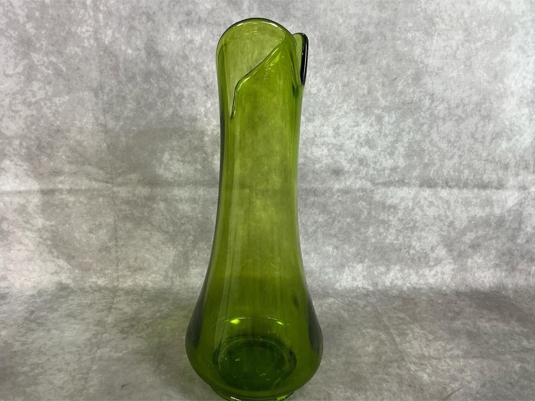 Emerald Green Vase - 3