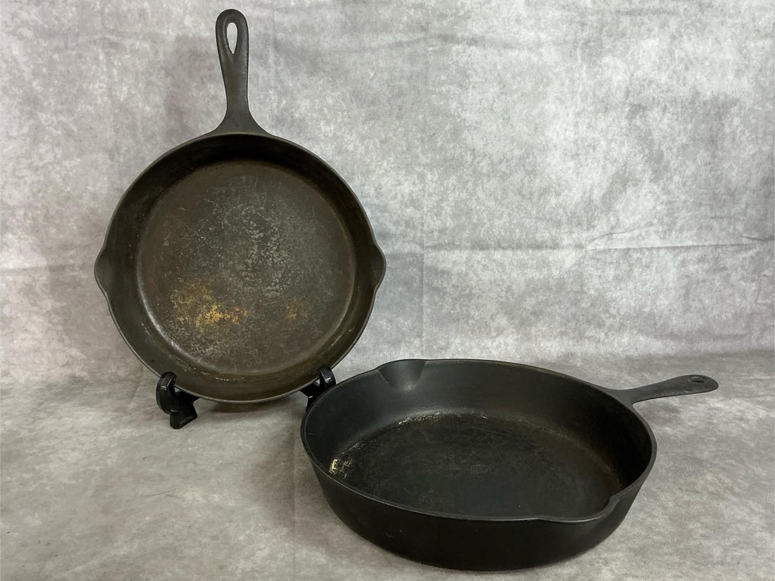 Cast Iron Skillets (1 of 5)